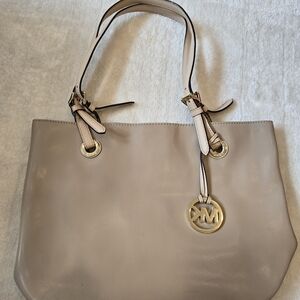 ❤️SOLD❤️. Michael Kors Cream and Gold Shoulder Bag with Structured Design